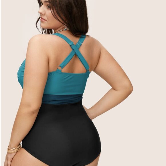 BloomChic Contrast Twist Front Skinny One Piece Swimsuit  us12 - Picture 2 of 3